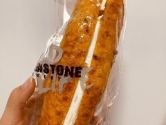 烧焦糖吉士忌廉法包-PAPER STONE BAKERY(天环店)