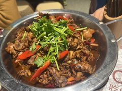招牌鸡煲-耙吉吉川味小酒馆(本地人回头店)