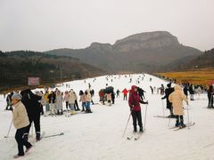 -济南卧虎山滑雪场