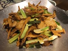 -卢大鲜鱼头捞饭(美利广场店)