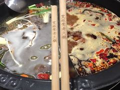 -宽板凳老灶火锅(簋街店)