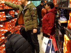 -NIKE上海青浦换季优惠店