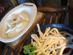 -老牌坊云南鱼豆花火锅(嵩山店)