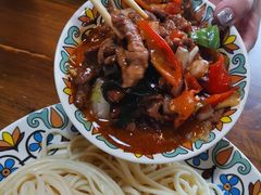 -歹歹的加个面过油肉拌面