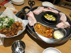 -江南猪肉商会无限续吃(弘大店)