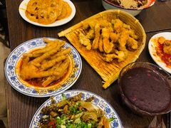 -爆炸头阿姨小四川正宗川味小吃(无任何分店)