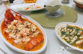 Steamed Lobster with Garlic and Vermicelli