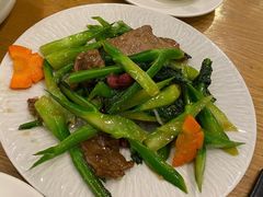 菜远炒牛肉-金翠河烧鹅粤式茶餐厅(龙湖三千集天街店)