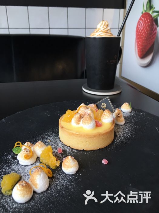 k.strawberry黑草莓图片