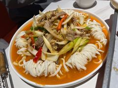 椒麻鸡烩手工牛筋面-小河公主秘制烤羊腿(小绿谷店)
