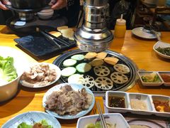 素菜拼盘-唯成•韩国炭火烤肉 유성고기