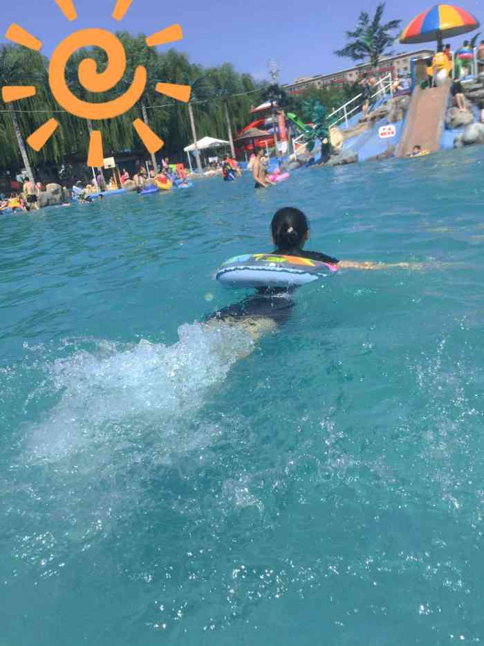 团结湖新海滨乐园-"从小就去的公园 老人总在里面晨练 夏天.