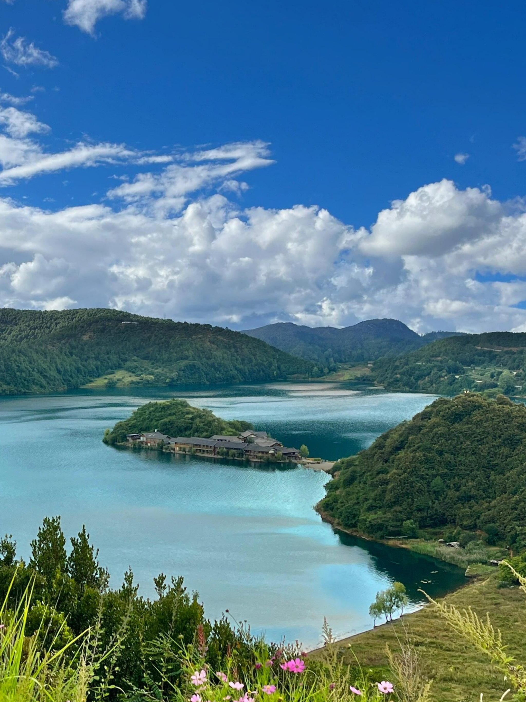 泸沽湖摩梭人简介图片