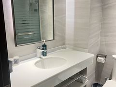 -白玉兰酒店(上海田子坊马当路地铁站店)