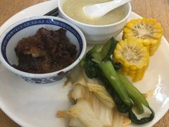 -西安大雁塔科技大学地铁站亚朵酒店