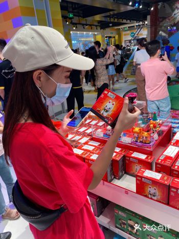 打卡全球最大乐高店！终于开来广州啦！就在市中心——正
