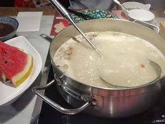 -尚尚仙·酸汤猪手·猪肚鸡火锅(华联万柳购物中心店)