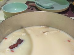 -洪氏嗨捞·猪肚鸡火锅(阳光天地店)
