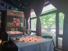 -弦月窗LUNETTE BY AMANDA(复兴路店)