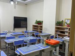 -缤纷鸟美术书法(汉神购物广场校区)