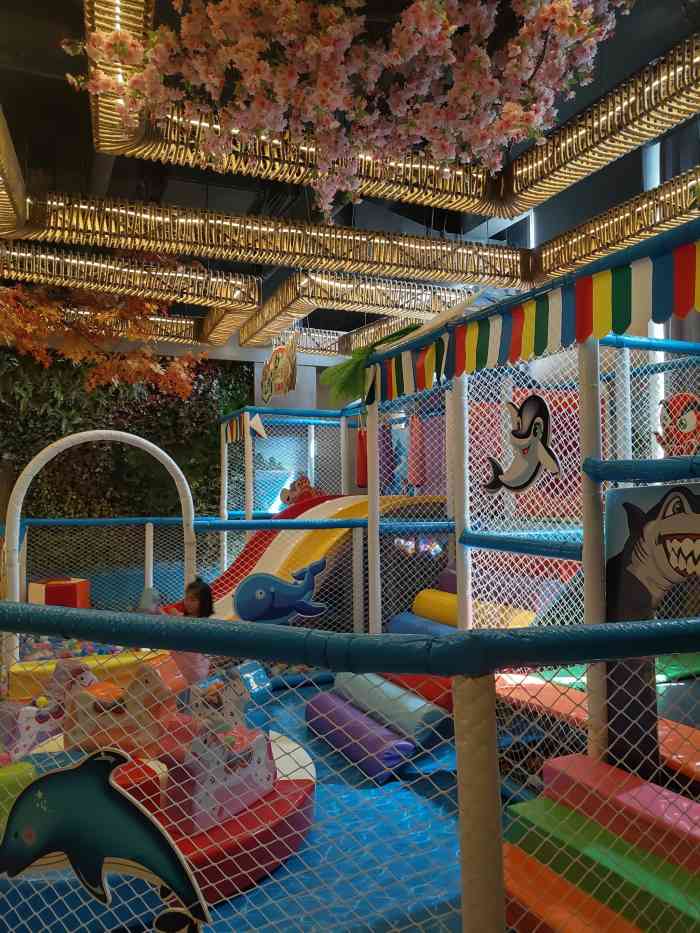 天禾温泉酒店(唐兴路店)-"装修比较新,环境也不错,女宾只有两个池子.