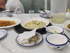 -丹水桥地锅鱼·翘嘴鲌·地方特色全鱼宴(丹江口大坝店)