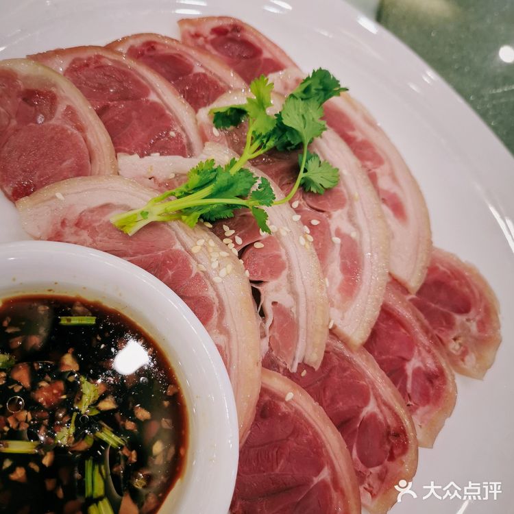 实惠是真实惠，人也是真多。