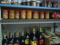 店里出售的各种潮汕调料-食味稻汕头食杂(西罗园店)