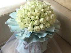 -花间阁鲜花气球连锁(两路口上清寺急市救中心店)