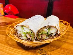煎饼卷大葱-老济南民间小吃·传统鲁菜(芙蓉街店)