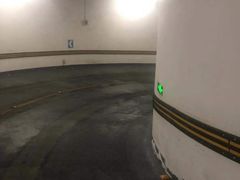 -189弄购物中心-地下停车场