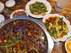 -乡土特色.冷锅鱼.牦牛肉汤锅