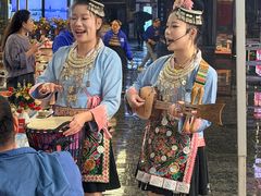 -刘姐啤酒鱼民族演艺餐厅(西街总店)