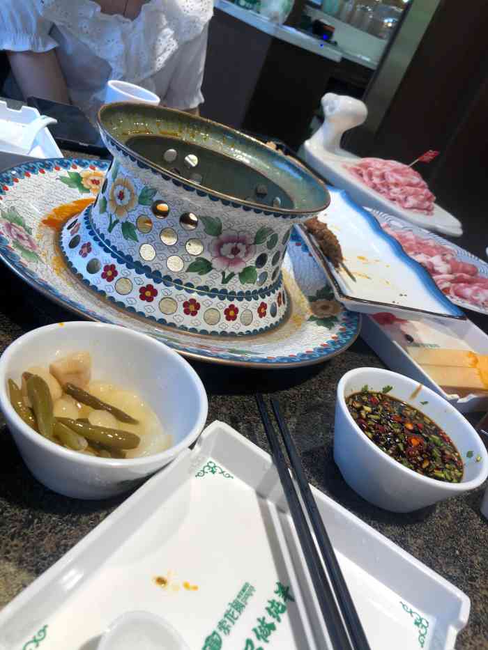 索伦旗纯羊涮肉坊(开发区店)-"位置:在香邑溪谷附近,很繁华,无意间搜