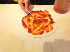 制作披萨-盘炉forenza·云贵川融合小食堂 ( 钟楼中柳巷店)