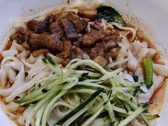 黑猪小炒肉刀削面-晋府大酒店