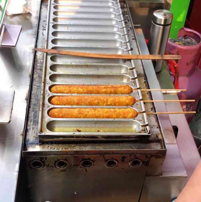 霍氏秘制香肠-"此香肠非真肉肠哈,就是ㄧ些蔬菜淀粉做的肠.