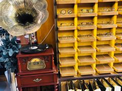 -肆兮眼镜·蔡司·徕卡战略合作店(大坪店)