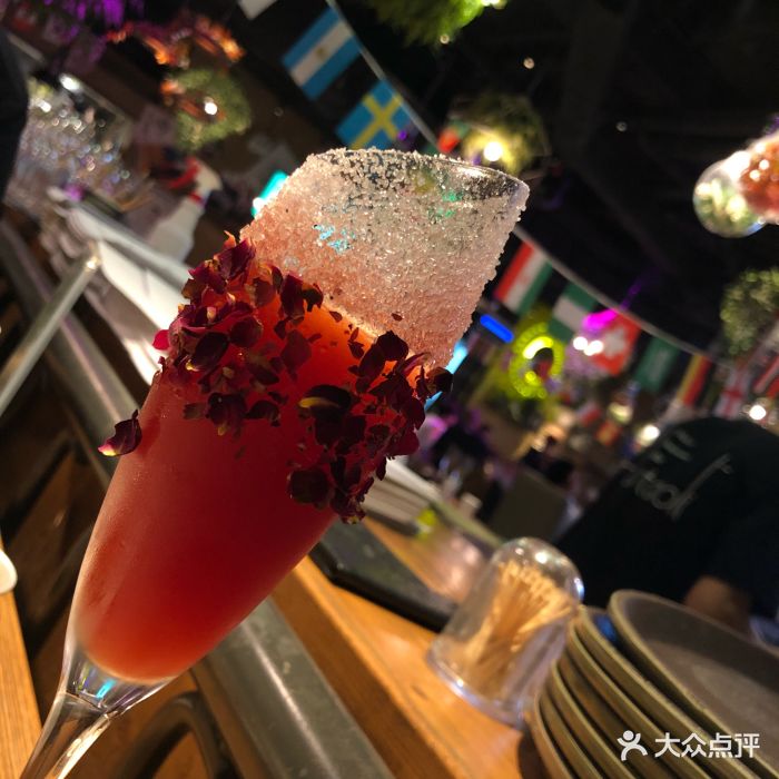 胡桃裡音樂酒館(世貿天階店)紅唇雞尾酒圖片 - 第24張