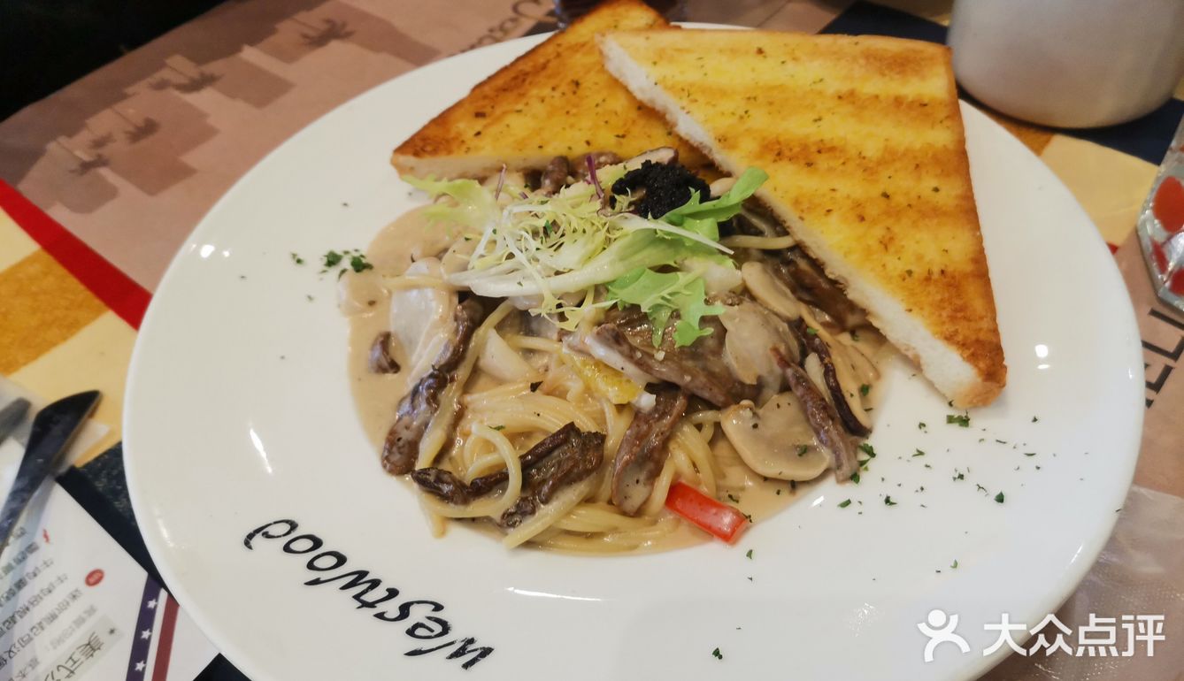 这家店去了很多次了，这次点了我最喜欢的的红茶跟玉米汤