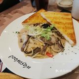 这家店去了很多次了，这次点了我最喜欢的的红茶跟玉米汤