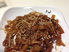 牛河-新大咀港式茶餐厅(宝山万达店)