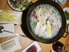 -茸梅路右拐龙虾-农家菜(松江店)