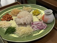 -得意咚瓜·顺德鱼生·冬瓜火锅(深圳首店)