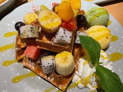 水果华夫饼-Lia Cafe Bar Restaurant松山咖啡屋
