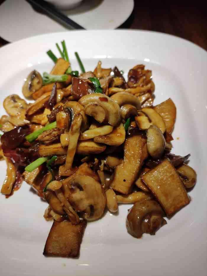 外婆家(百联又一城店)-"还行,下次还会去,菜品中等偏上,服务平时.