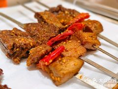 -小董哥烤串·爆汁大油边(故宫店)