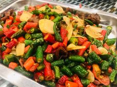 尖椒爆肥肠-去吃小龙虾·江湖菜·烧烤(南滨路店)