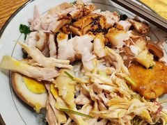 手撕鸡拼猪手-狮头牌卤味研究所·卤味饭(花城汇南区店)