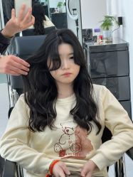 -V7 HAIR SALON